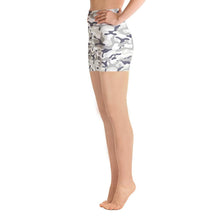 Laden Sie das Bild in den Galerie-Viewer, Ladies Assorted Camo Coloured Summer Shorts