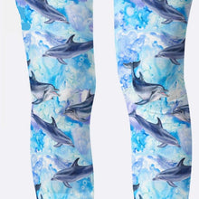 Laden Sie das Bild in den Galerie-Viewer, Ladies Cartoon Dolphins Printed Capri Leggings